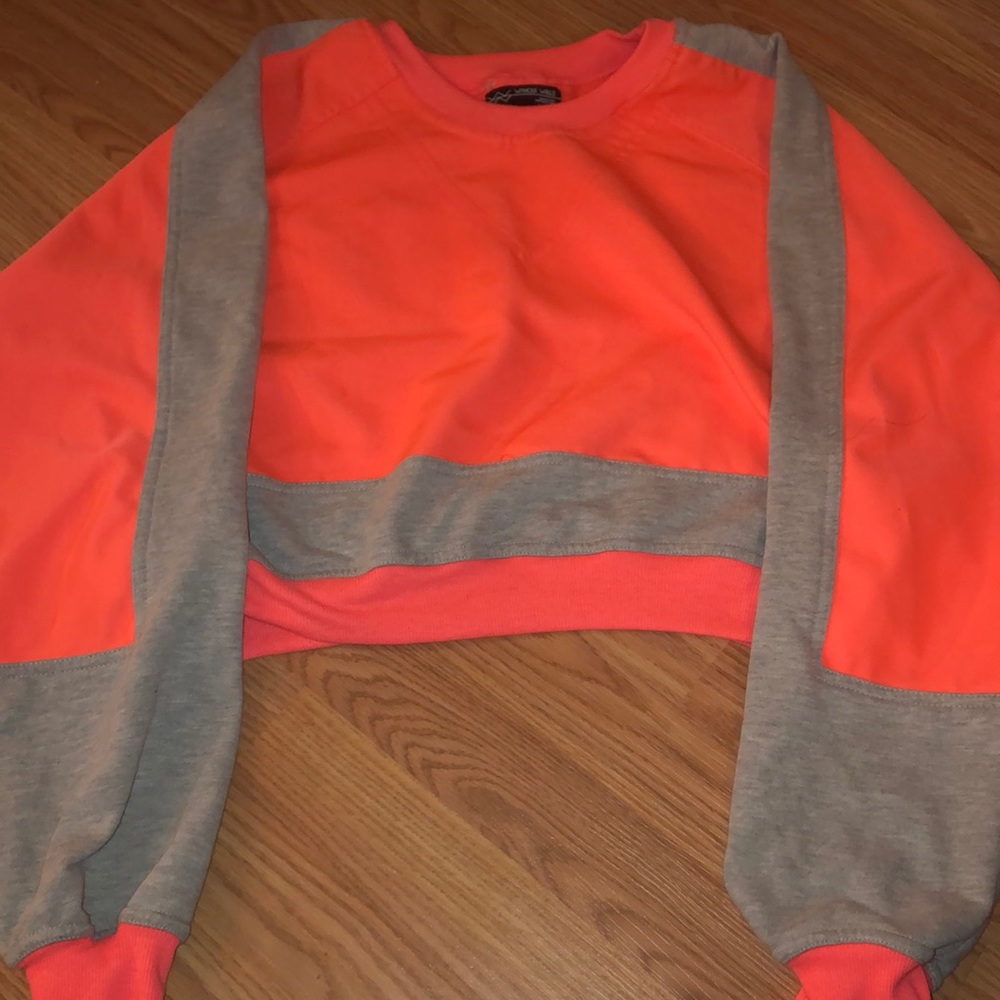 Neon pink cropped sweatshirt!